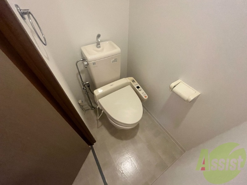 トイレ　モデルルームのお写真になります。