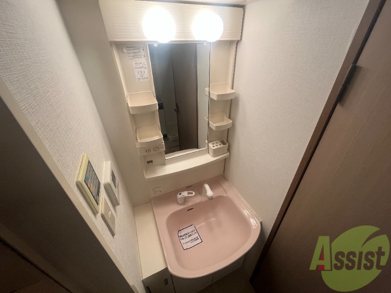 洗面設備　モデルルームのお写真になります。