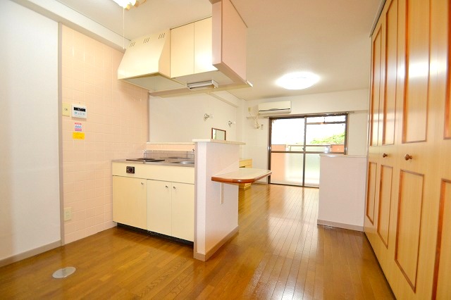 居室・リビング　お問合せはシティホーム海田センター　082-821-2227