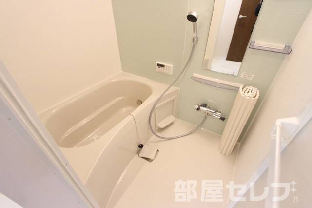 バス・シャワールーム　※１０３号室の写真を流用しています。