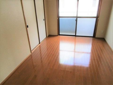 居室・リビング　室内