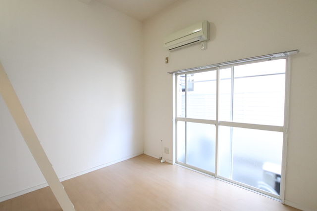 居室・リビング　洋室５．５帖です♪