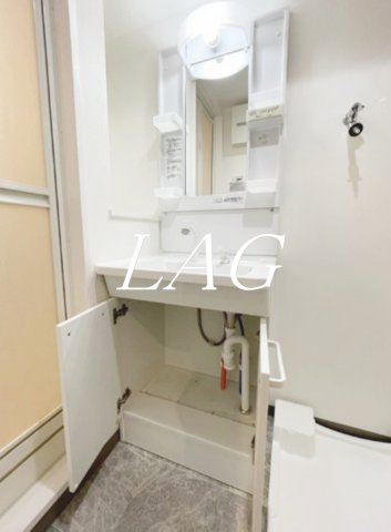 洗面設備　独立洗面台です。