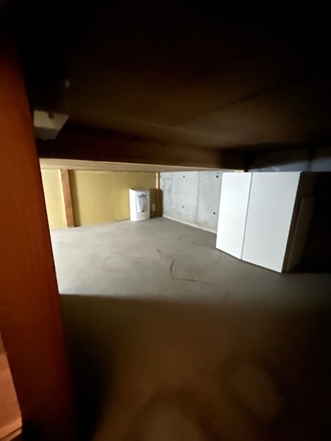 収納　アンダートランク