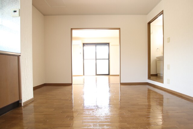 居室・リビング　ＤＫ７．５帖　ＴＶインターホン付