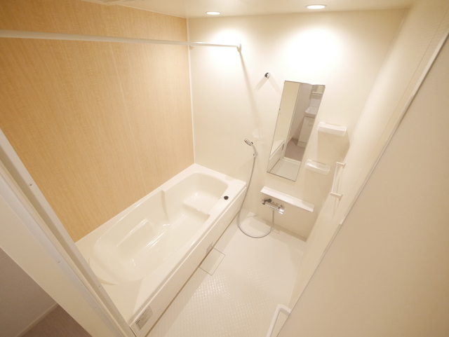 バス・シャワールーム　★一坪バスでゆったりお風呂タイムが満喫できます★