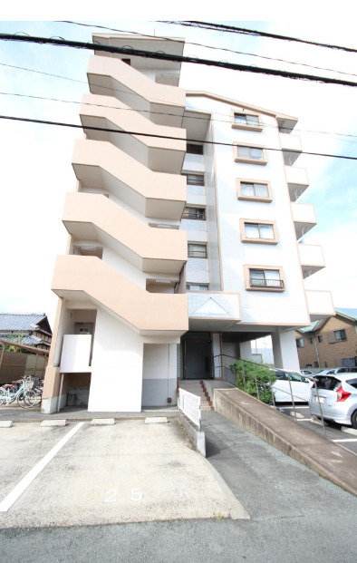 建物外観　落ち着いた雰囲気の外観です