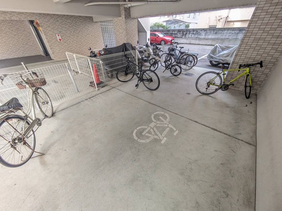 駐車場　駐輪場