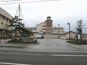 中学校　津幡町立津幡南中学校（中学校）まで1175m
