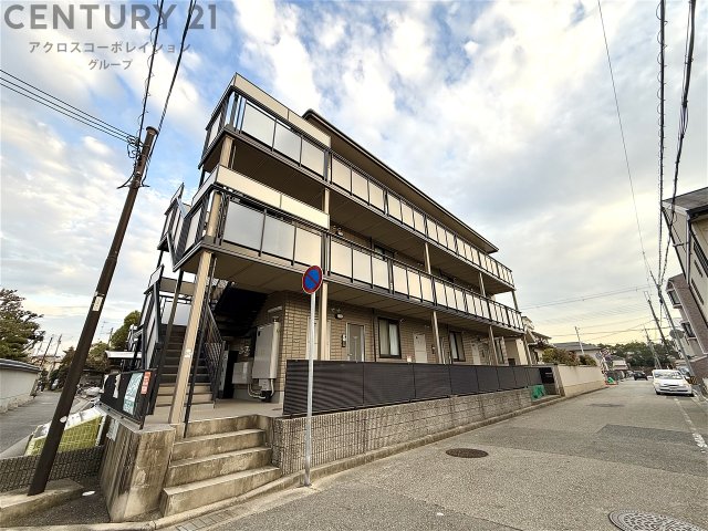 建物外観　敷地内に駐車場あります！