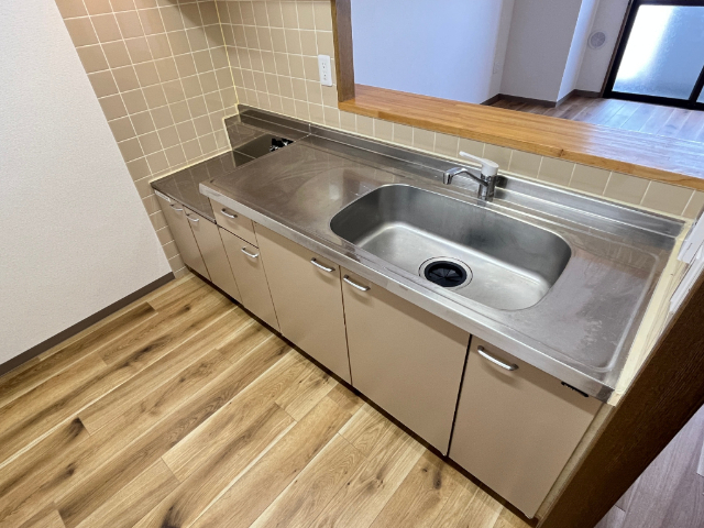 キッチン　写真は別の部屋になります。