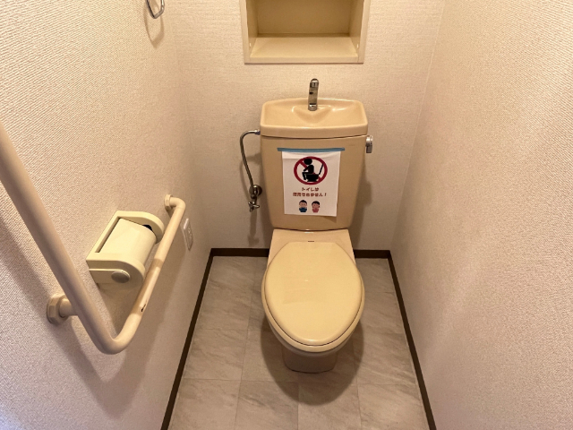 トイレ　写真は別の部屋になります。