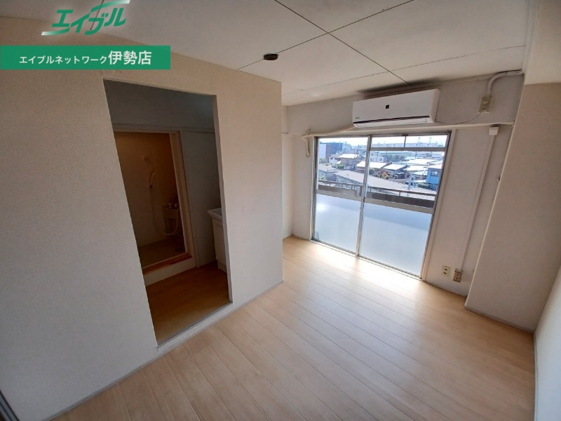 居室・リビング　同型参考写真