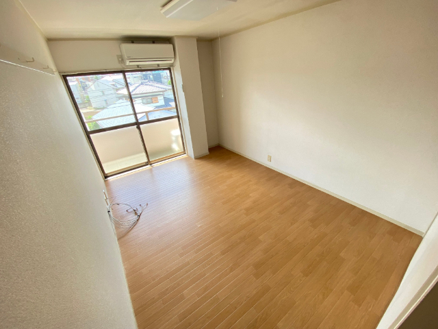 居室・リビング　別号室参考写真