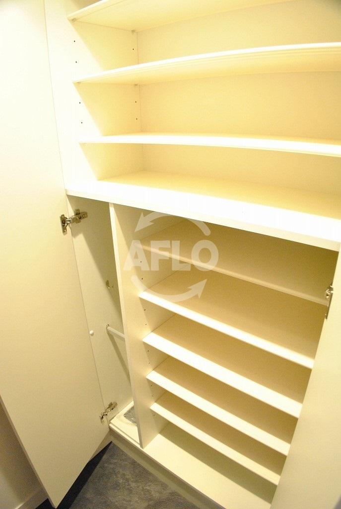 玄関　シューズボックス