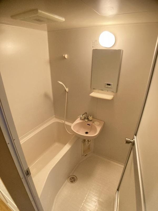 バス・シャワールーム　バス