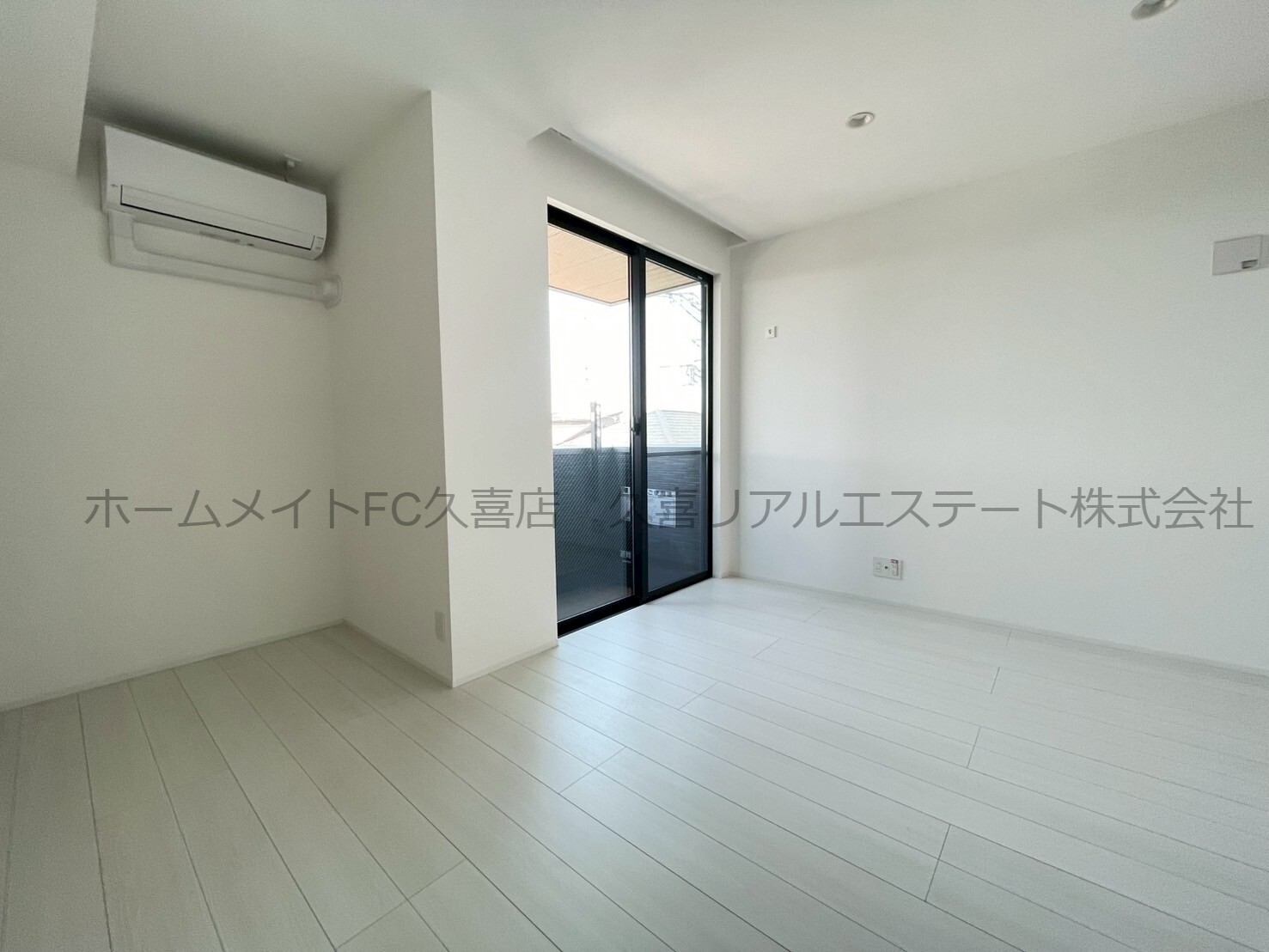 居室・リビング　同建物別号室