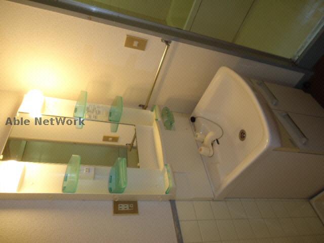 洗面設備　※同物件、別部屋の写真です