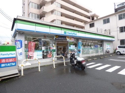 コンビニ　ファミリーマート浦安北栄店（コンビニ）まで380m