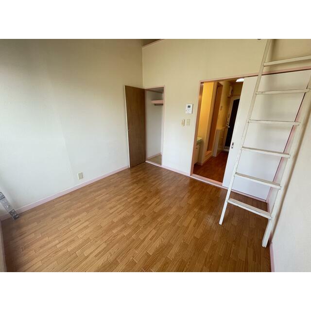 居室・リビング　参考写真（同建物別部屋のものです）