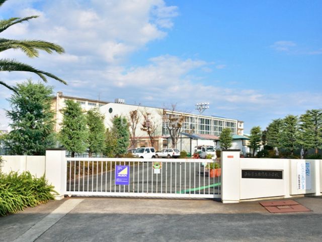 小学校　浜松市立佐鳴台小学校（小学校）まで734m