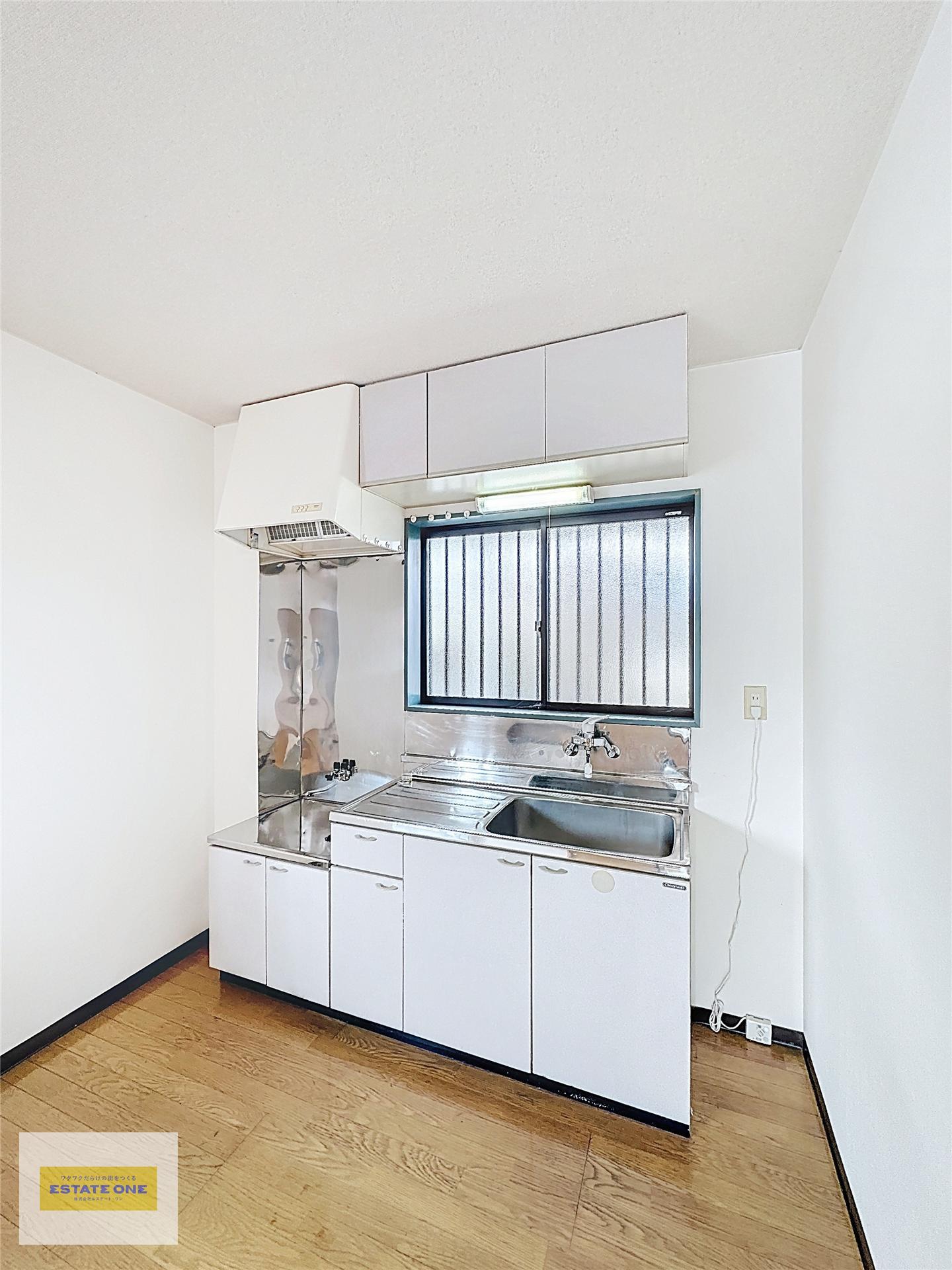 キッチン　吊戸棚付きのキッチン◎