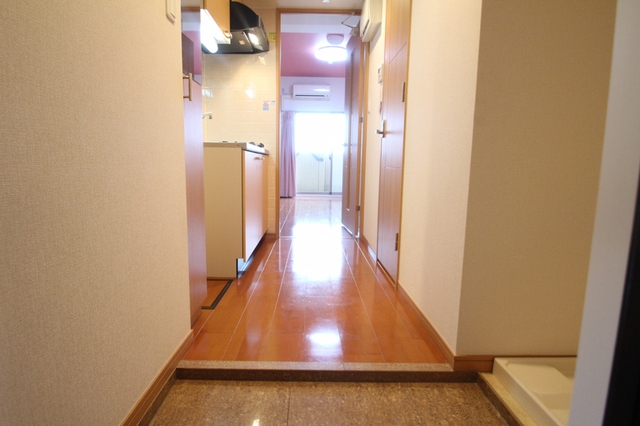 玄関　ただいまー！！