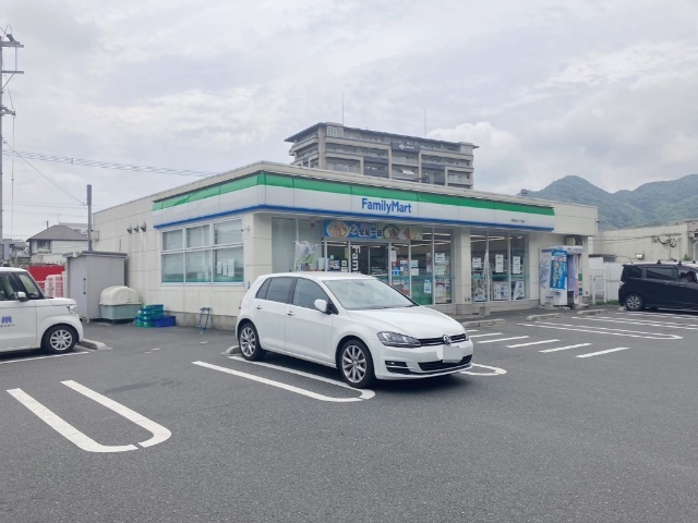 コンビニ　ファミリーマート小倉志井六丁目店（コンビニ）まで372m