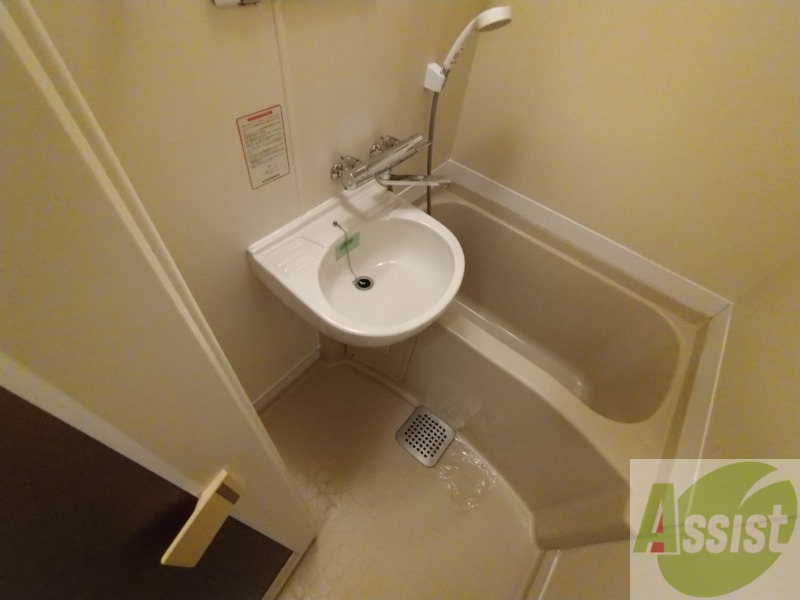 バス・シャワールーム　お風呂になります。一日の疲れを癒してくださいね。