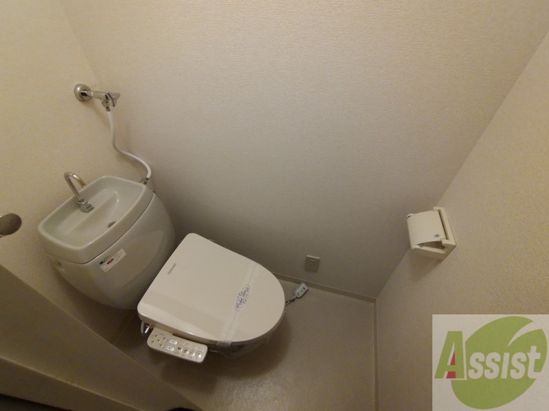 トイレ　ウォシュレット機能がついたトイレ。安心して使用できますね。