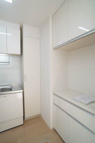 収納　キッチン脇収納