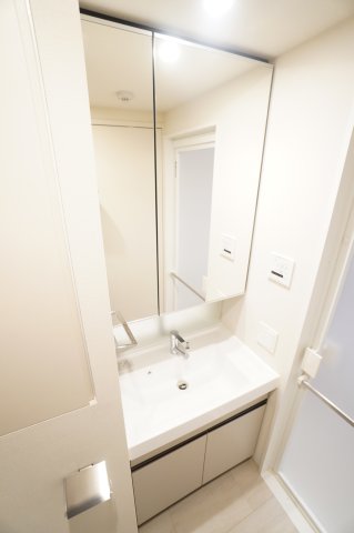 洗面設備　※同物件・同タイプの写真です。