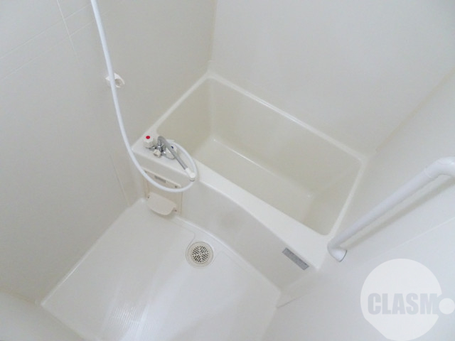 バス・シャワールーム　キレイにリフォームされています♪