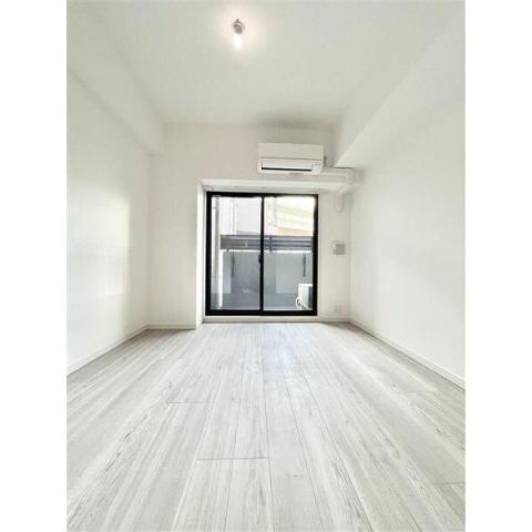 居室・リビング　室内