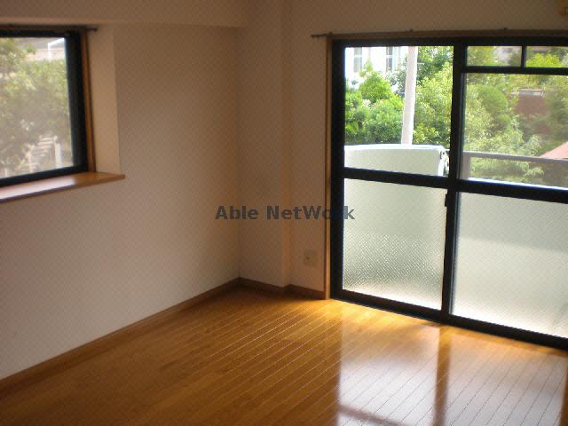 居室・リビング　同型モデル