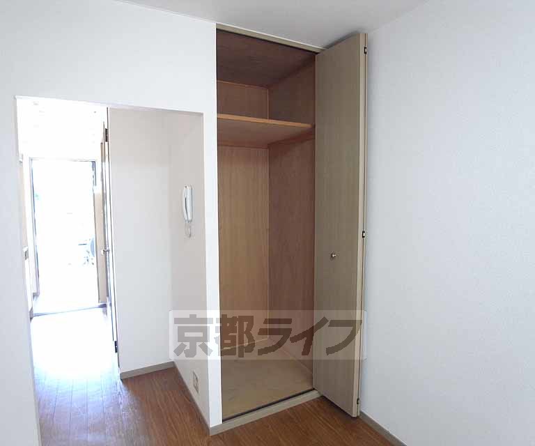 収納　天井までのロングな収納が有りますよ