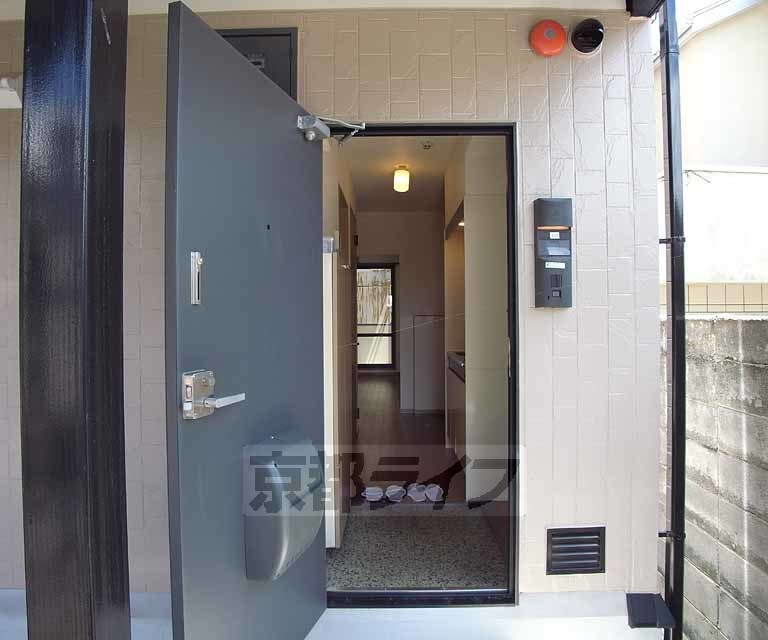 玄関　スッキリとした感じのよい玄関です