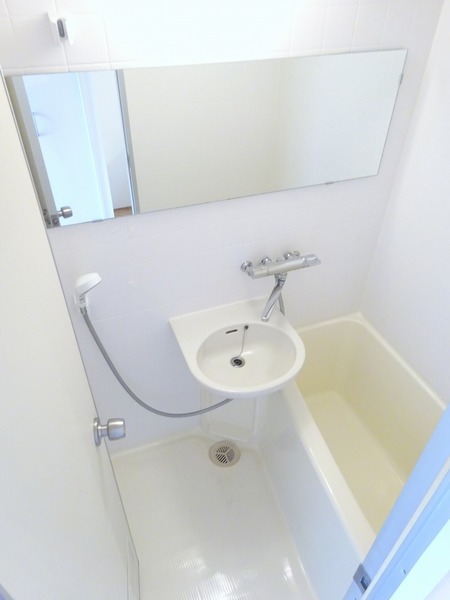 バス・シャワールーム　お風呂です