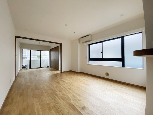 居室・リビング　居間です