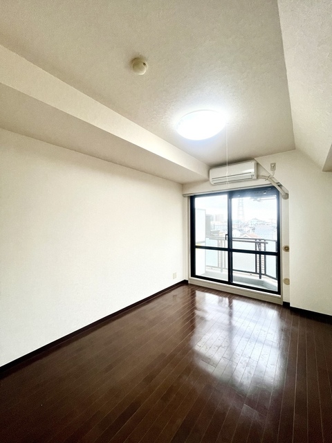 居室・リビング　溶質６．６帖