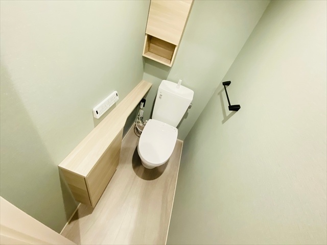 トイレ　同一建物内２０２号室内装写真転載