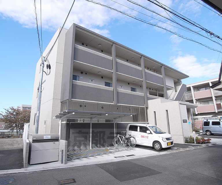 建物外観　白を基調とした外観です。