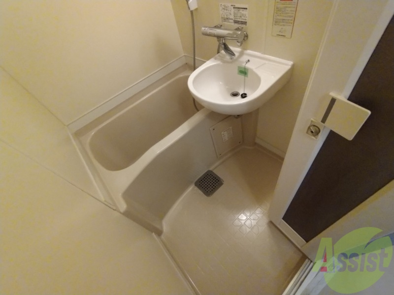 バス・シャワールーム　お風呂になります。一日の疲れを癒してくださいね。