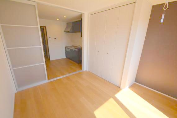 居室・リビング　どんな家具でも合わせやすいですよ。