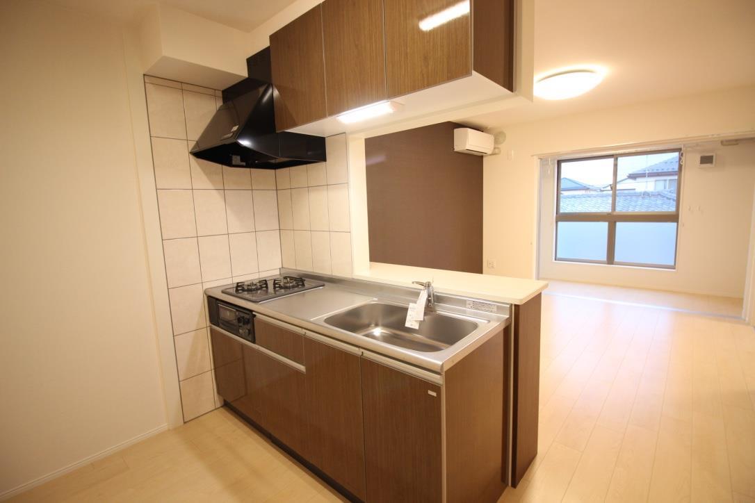 キッチン　ガスコンロ２口グリル付き