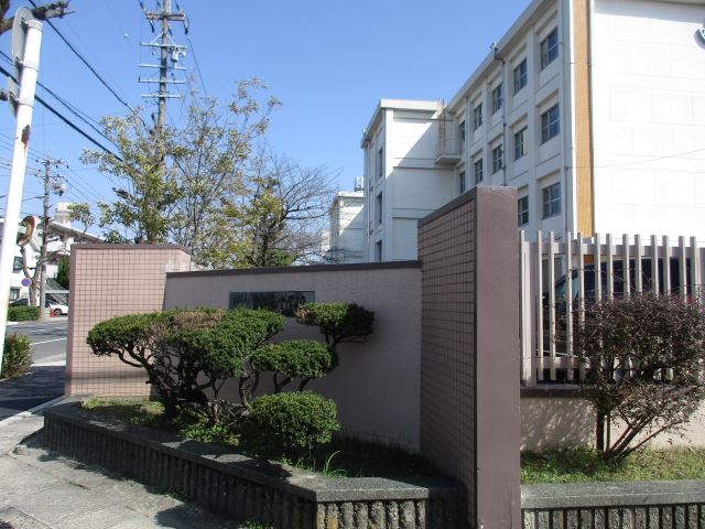 中学校　市立守山西中学校（中学校）まで600m