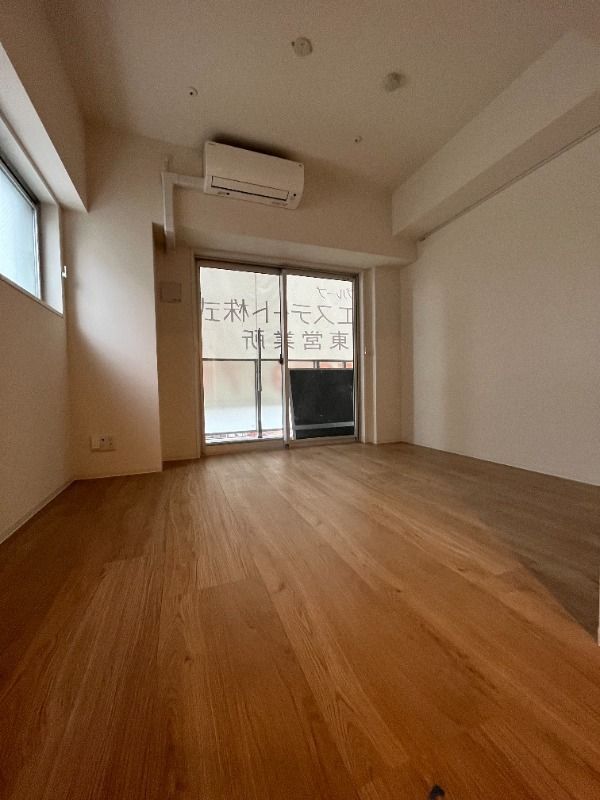 居室・リビング　※反転タイプ