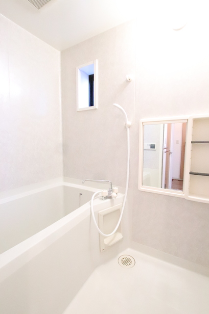 バス・シャワールーム　浴室です♪