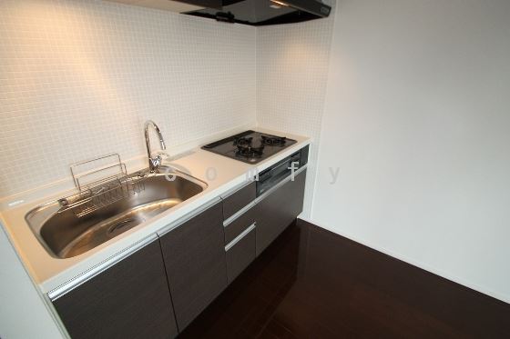 キッチン　スタイリッシュなシステムキッチン