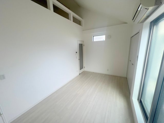 その他部屋・スペース　落ち着いた雰囲気のこのお部屋でゆっくりお休みください。